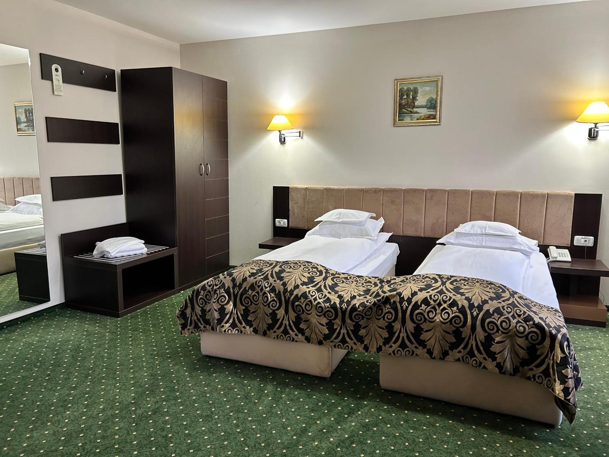 Hotel Bistrita Bacau Exterior photo